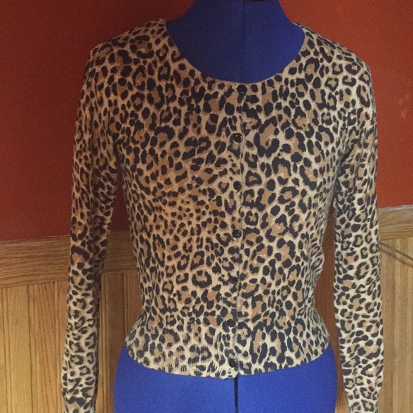 H&M Leopard short button down sweater cardigan 2 - Picture 4 of 8